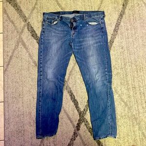 Comfortable and durable jeans! Size 42x34